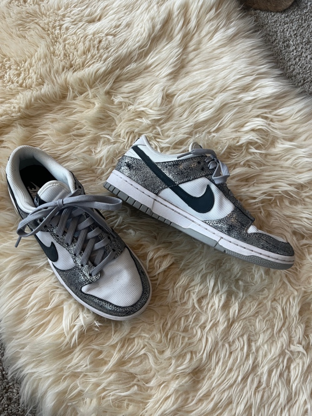 Nike dunk low golden girls
